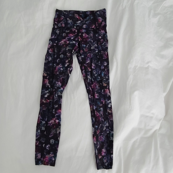 Lululemon Fast and Free 25", size 4 - Picture 2 of 9